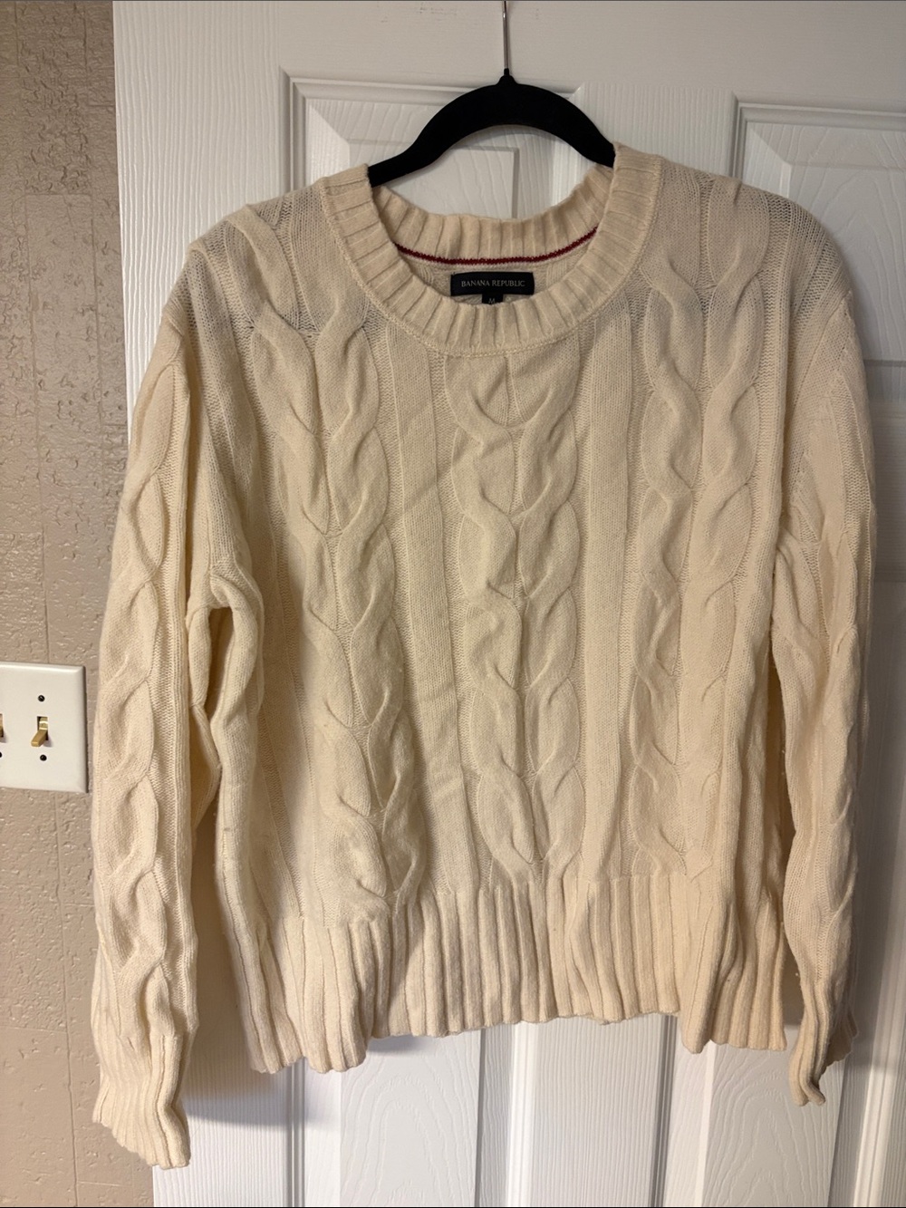 Banana Republic Cream Cable-Knit Women's Sweater